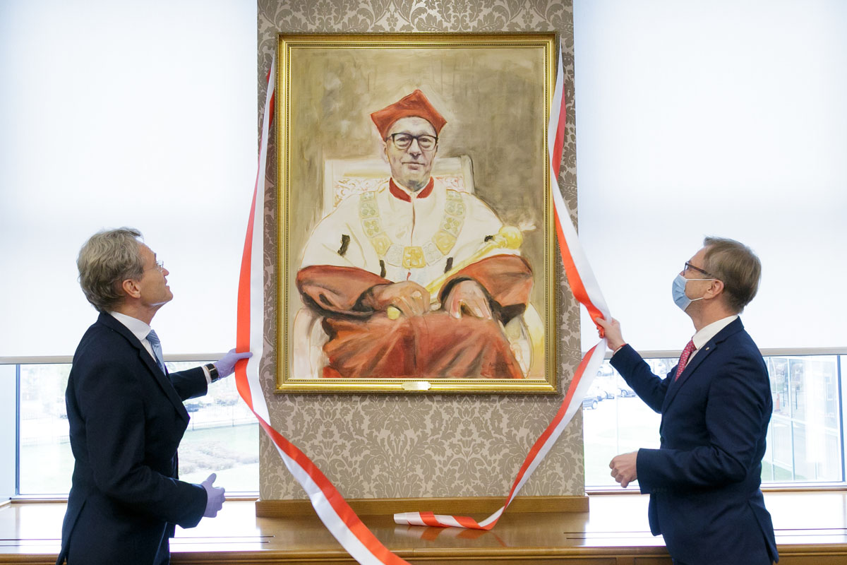 Solemn unveiling of the portrait of Prof. Mirosław Wielgoś - Rector of MUW 2016-2020 term