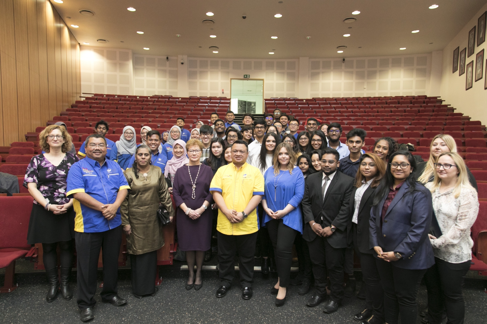 His Royal Highness, Crown Prince of Perlis Malaysia met with Medical University of Warsaw English Division students