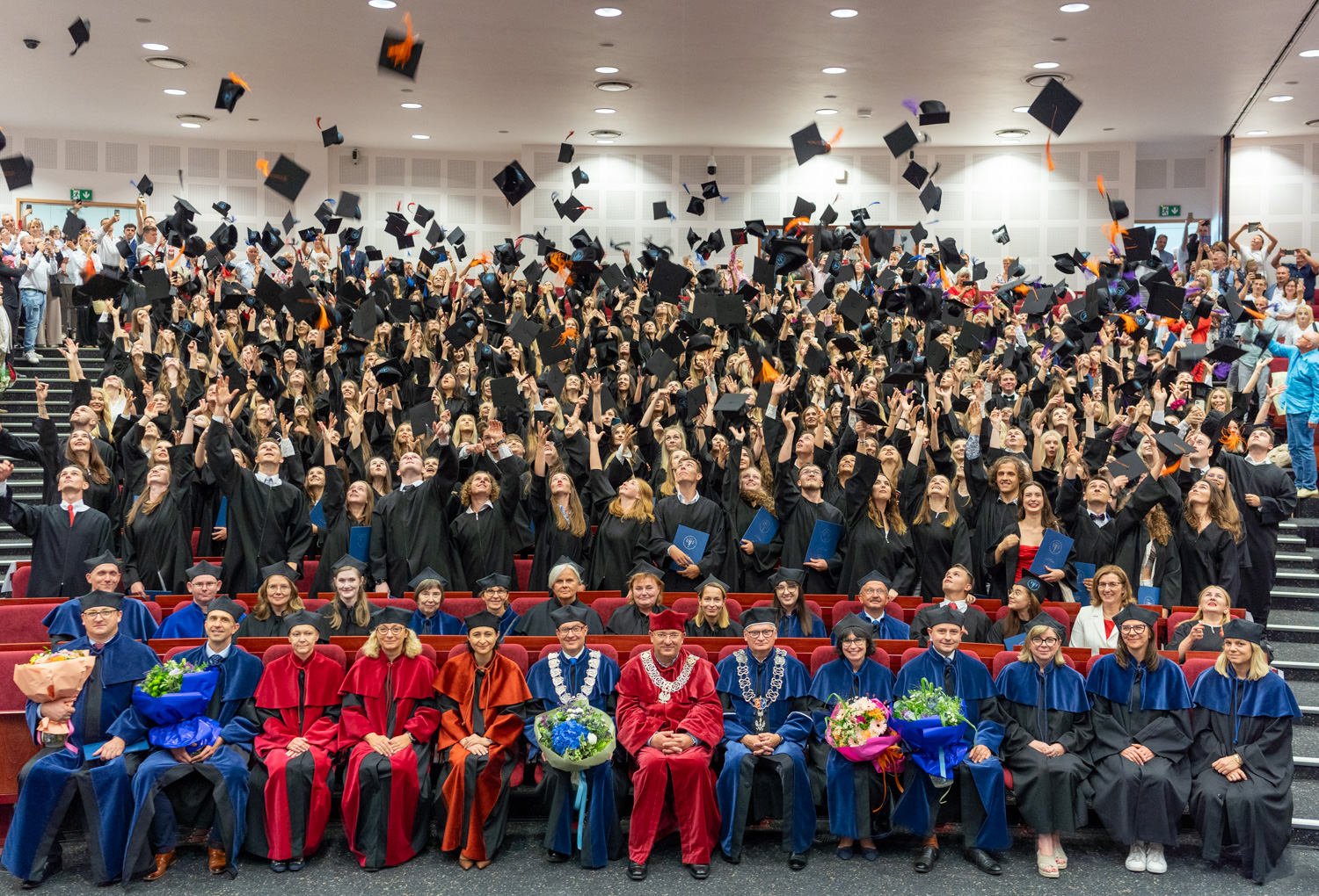 „We did it!” – graduates of the Faculty of Health Sciences received their diplomas