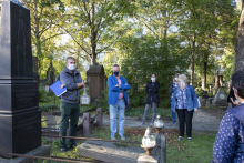 On the other side of the cemetery gate. Graves of physicians and pharmacists in Warsaw’s Protestant necropolises