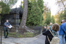 On the other side of the cemetery gate. Graves of physicians and pharmacists in Warsaw’s Protestant necropolises