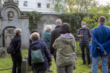 On the other side of the cemetery gate. Graves of physicians and pharmacists in Warsaw’s Protestant necropolises