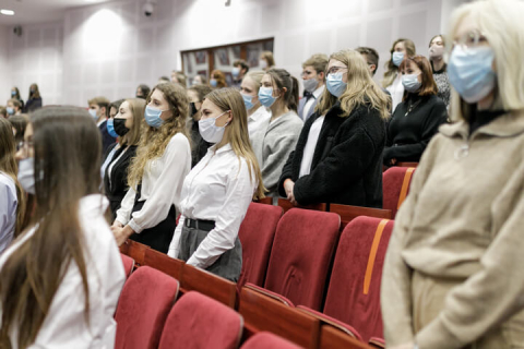 Studenci pierwszego roku Wydziału Nauk o Zdrowiu dołączyli do społeczności WUM