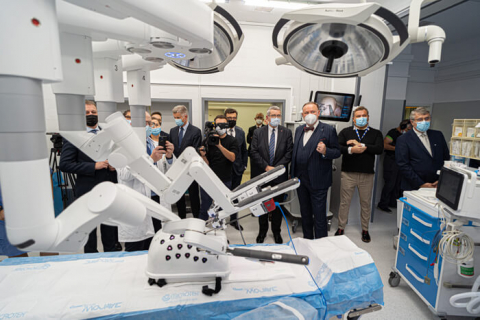 The da Vinci robot in the Infant Jesus Clinical Hospital